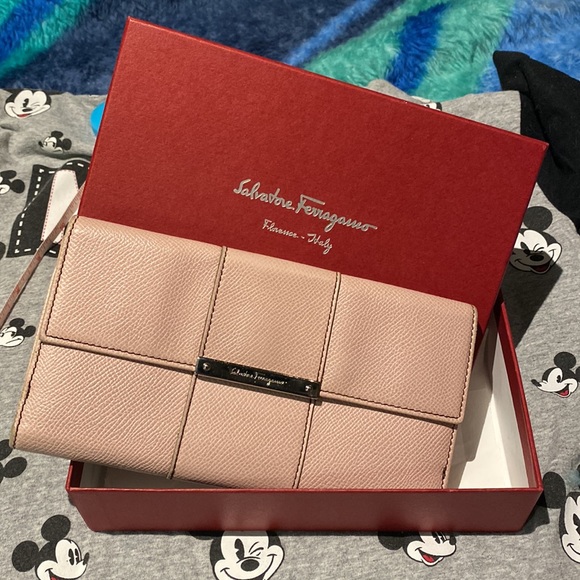 AUTHENTIC SALVATORE FERRAGAMO wallet - Picture 8 of 8